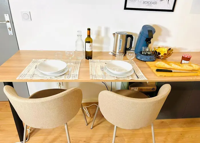 Cozy Jacuzzi Chartrons Lejlighed