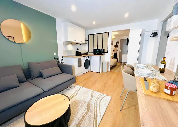 Cozy Jacuzzi Chartrons *