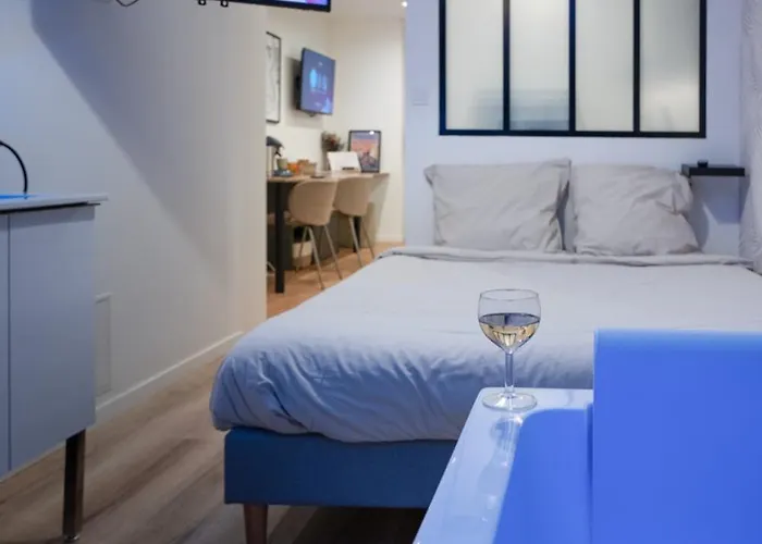 Cozy Jacuzzi Chartrons Apartment Bordeaux