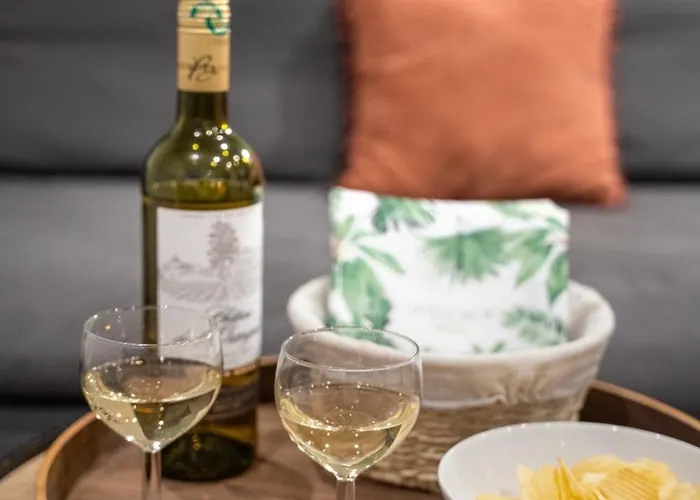 Cozy Jacuzzi Chartrons *