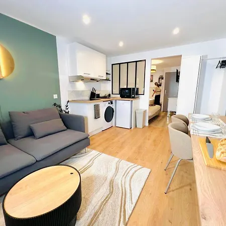 Cozy Jacuzzi Chartrons *