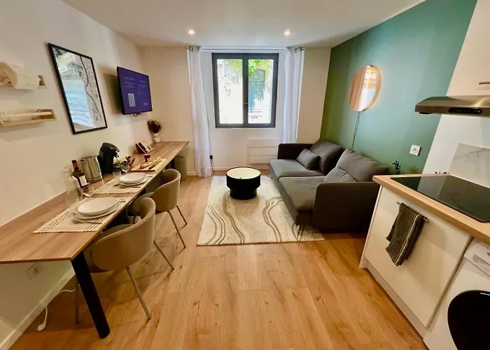 Cozy Jacuzzi Chartrons Μπορντό